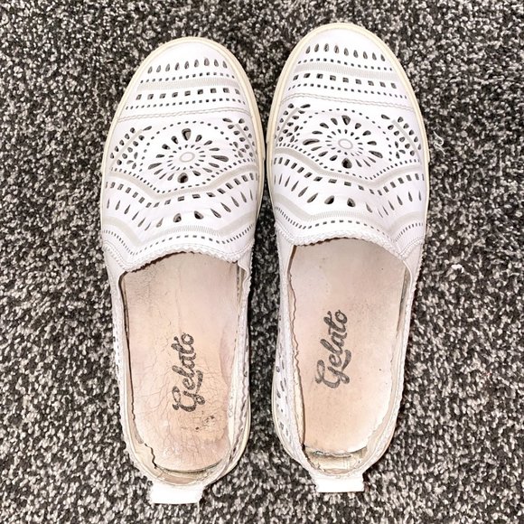 White Cutout Shoes - Picture 3 of 3